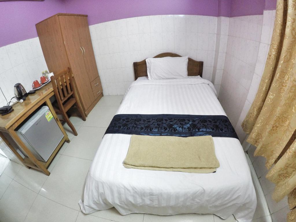 Capitol 3 Guesthouse Phnom Penh Exterior photo