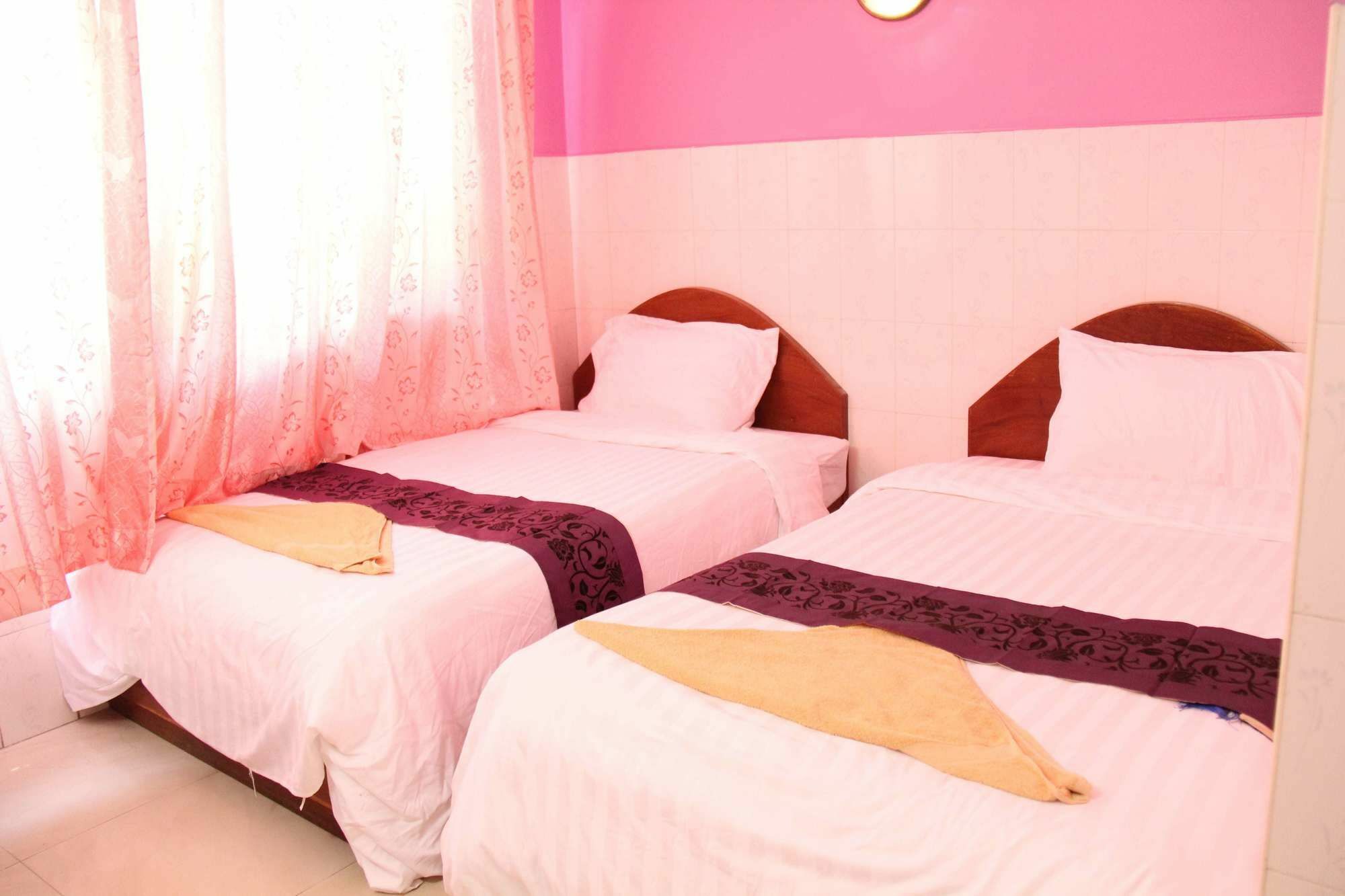 Capitol 3 Guesthouse Phnom Penh Exterior photo