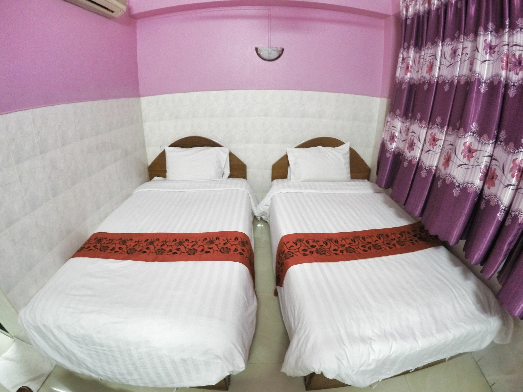 Capitol 3 Guesthouse Phnom Penh Exterior photo